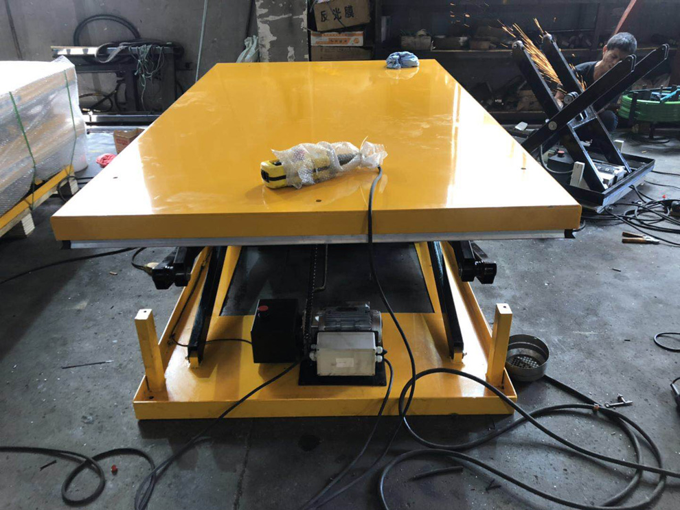 ETY low-profile electric lifting table
